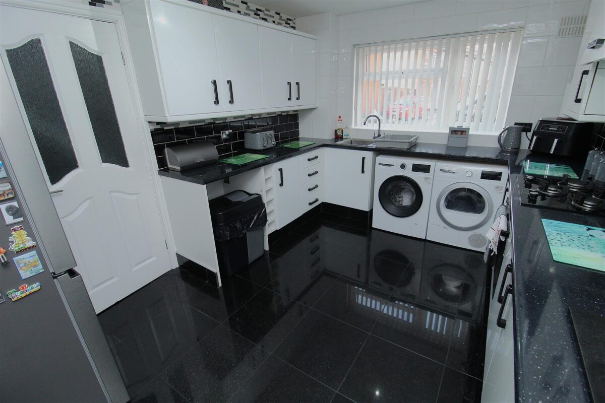 Gray Street, Linacre