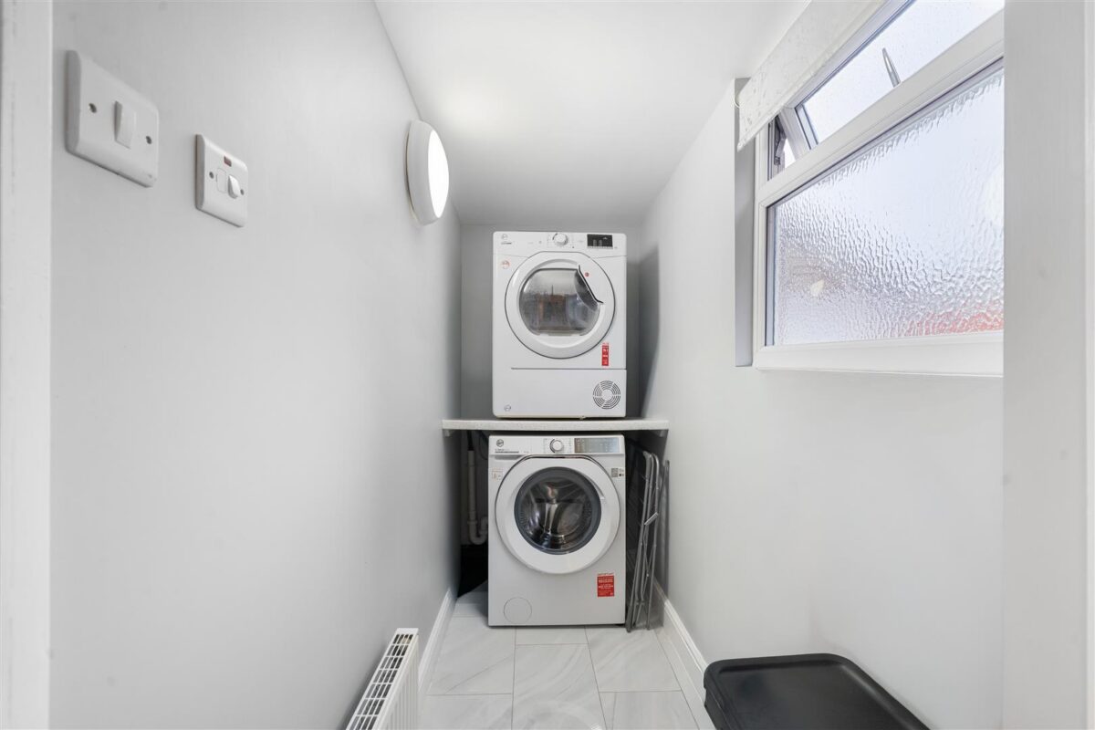 Altway, Aintree Village