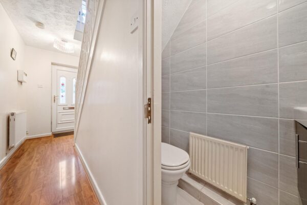 Furlong Close, Aintree