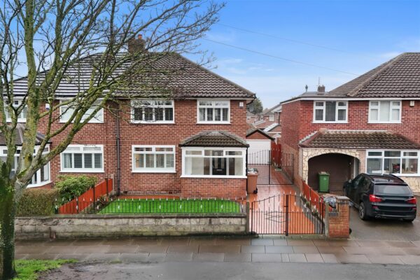 Altway, Aintree Village