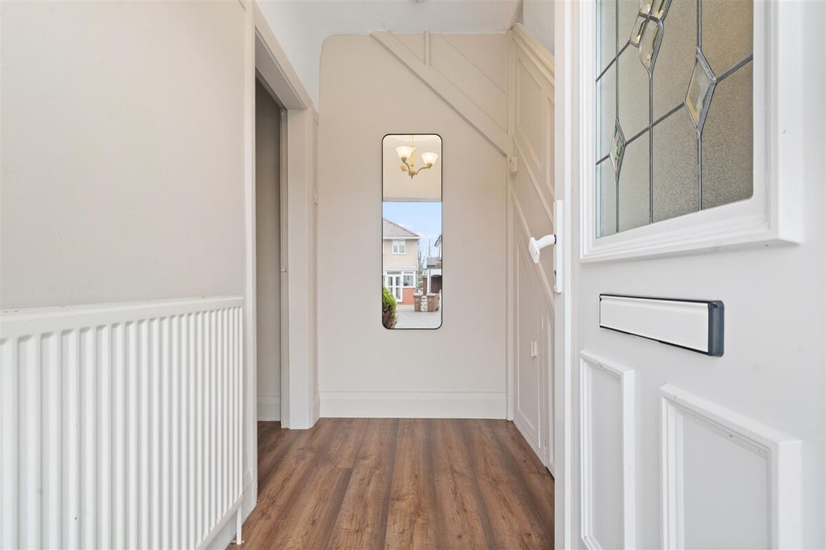 Oriel Drive, Aintree Village