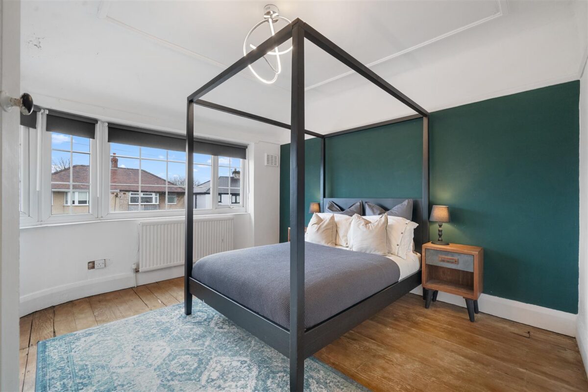 Oriel Drive, Aintree Village