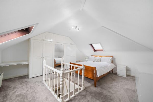 Lancing Drive, Aintree Village