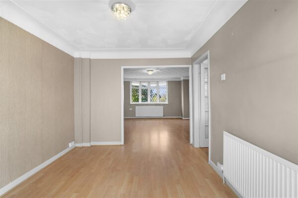 Bull Bridge Lane, Aintree Village