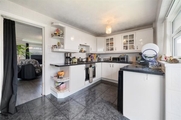 Alma Close, Fazakerley