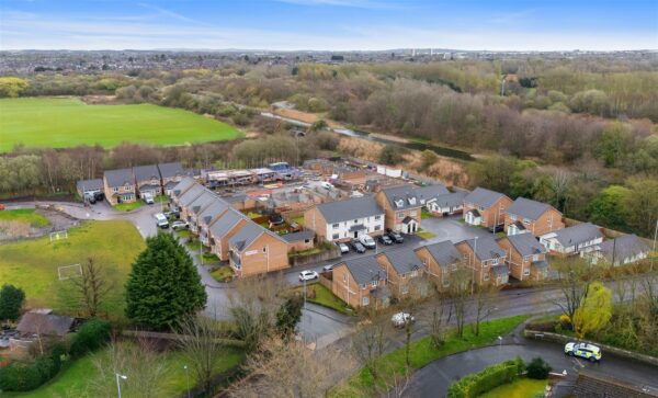 Westhead Green, Aintree Village