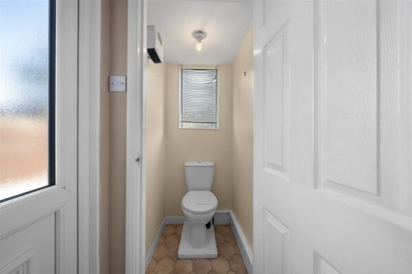 Bull Bridge Lane, Aintree Village