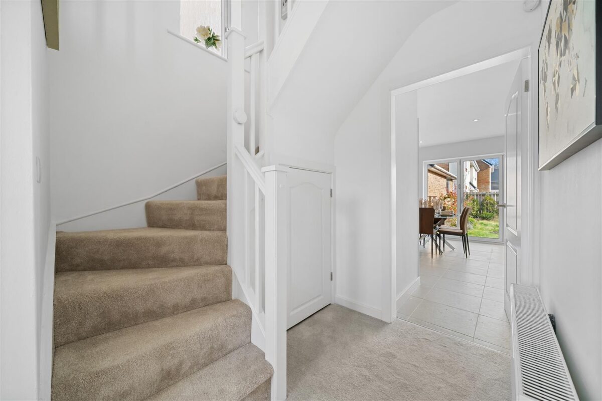 Westhead Green, Aintree Village