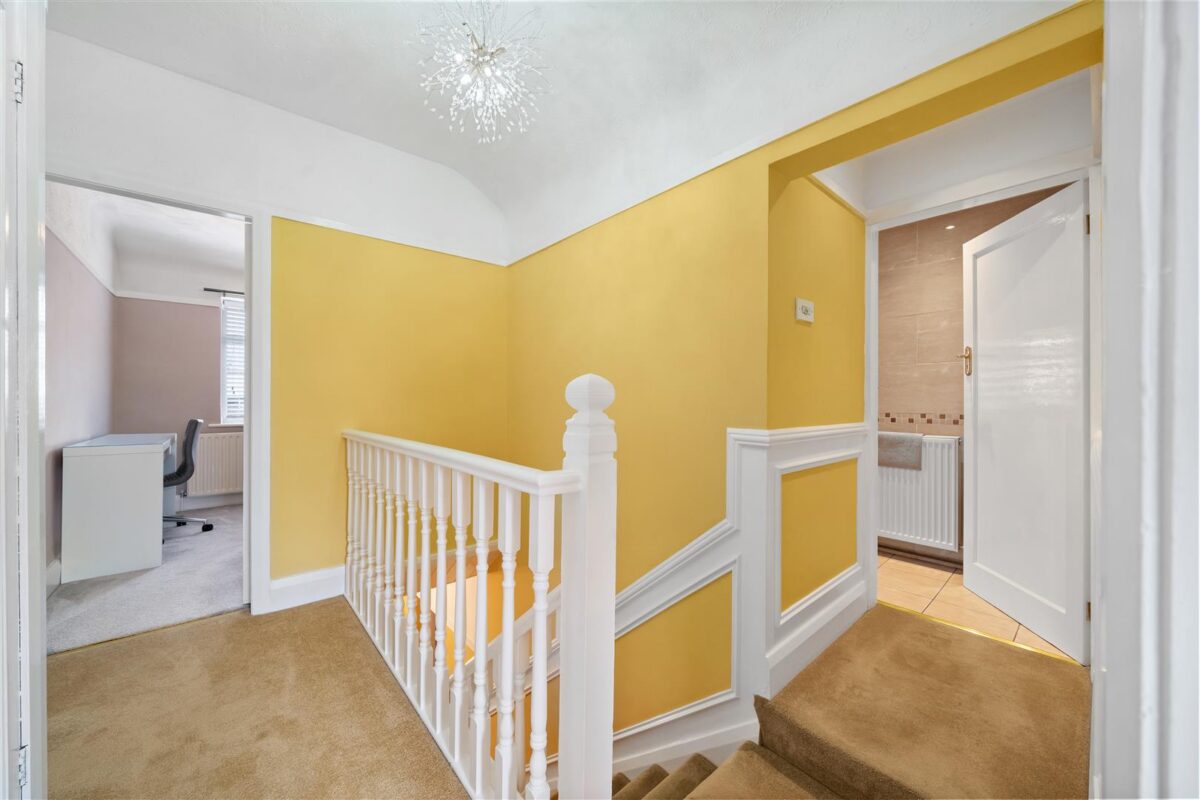 Ormskirk Road, Aintree Village