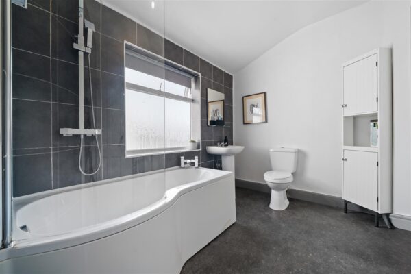 Greenwich Road, Aintree