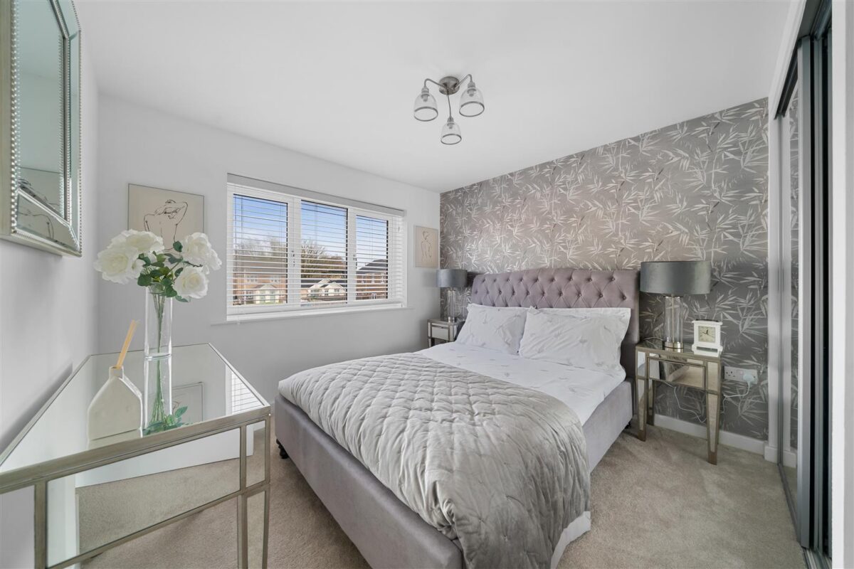 Westhead Green, Aintree Village