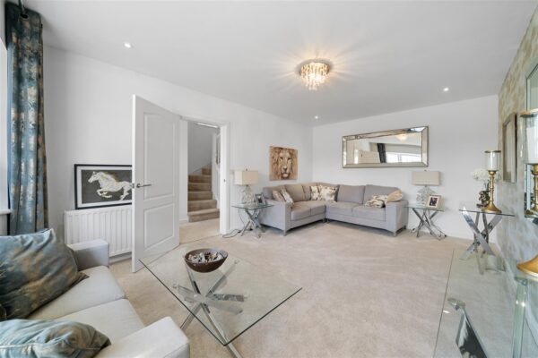 Westhead Green, Aintree Village