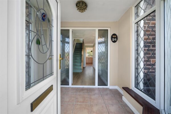 Bull Bridge Lane, Aintree Village