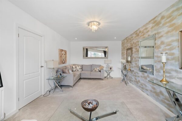 Westhead Green, Aintree Village