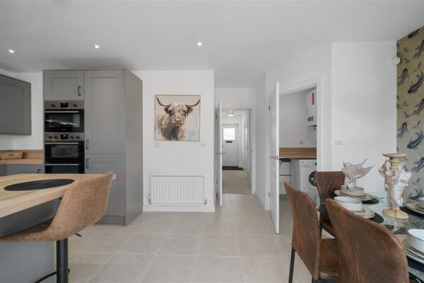 Westhead Green, Aintree Village