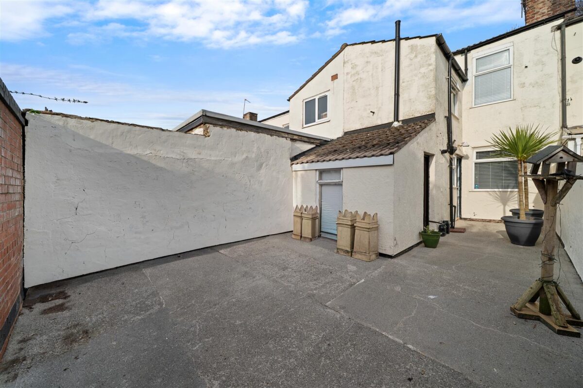 Greenwich Road, Aintree