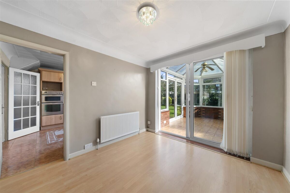 Bull Bridge Lane, Aintree Village