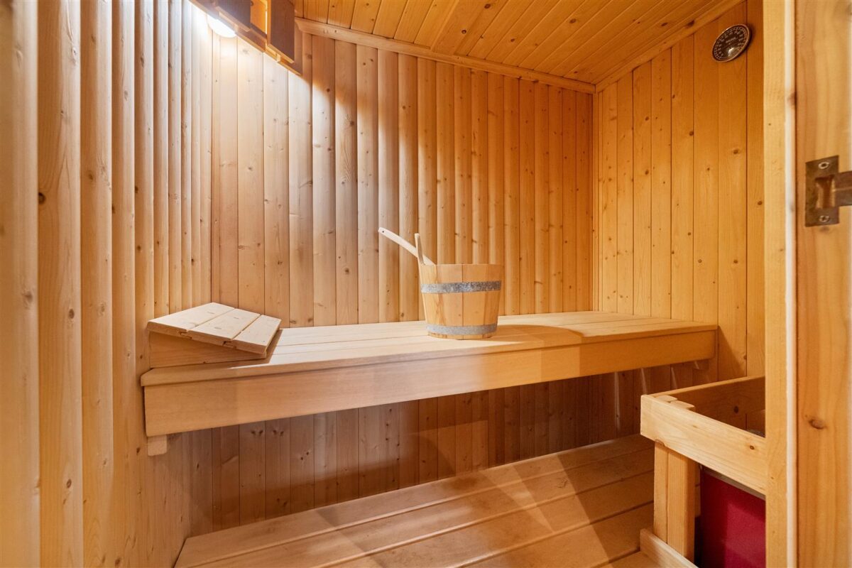 Ormskirk Road, Aintree Village