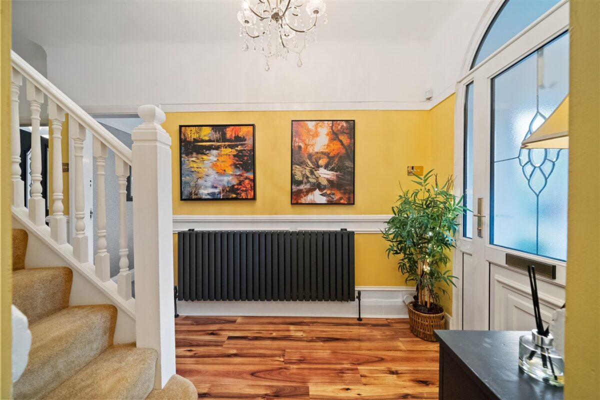 Ormskirk Road, Aintree Village