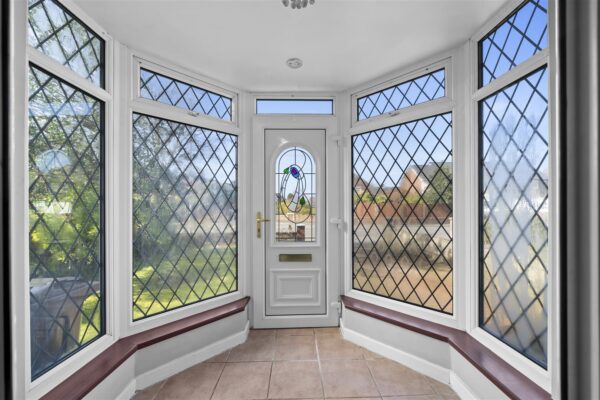 Bull Bridge Lane, Aintree Village