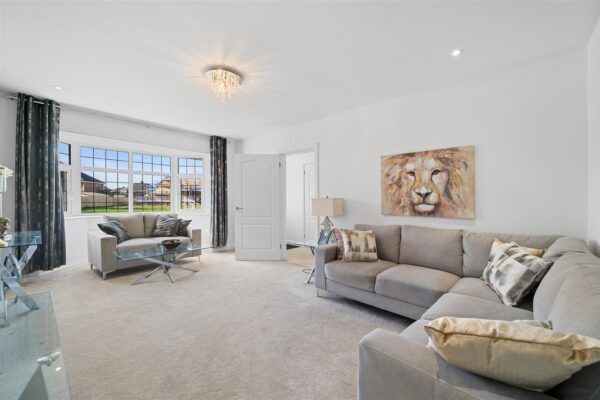 Westhead Green, Aintree Village