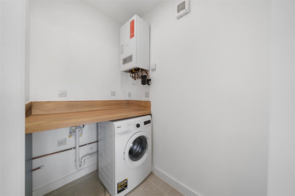 Westhead Green, Aintree Village