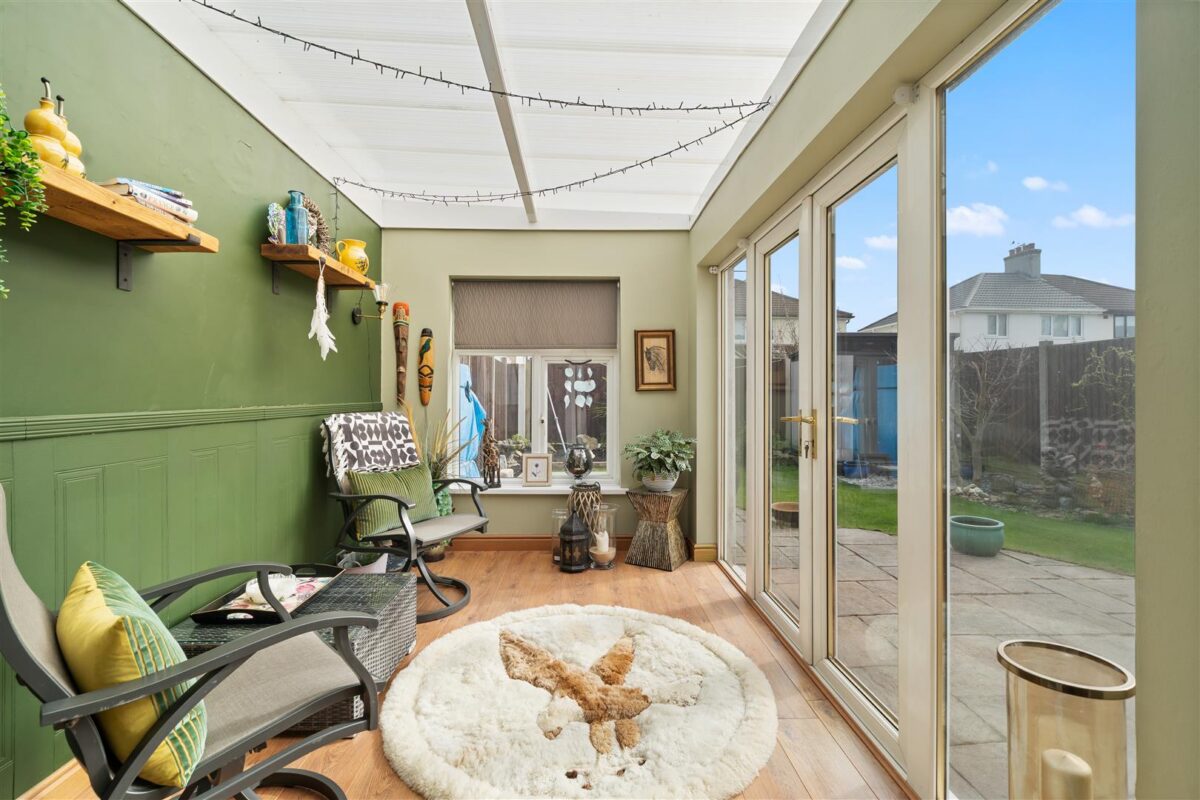 Ormskirk Road, Aintree Village