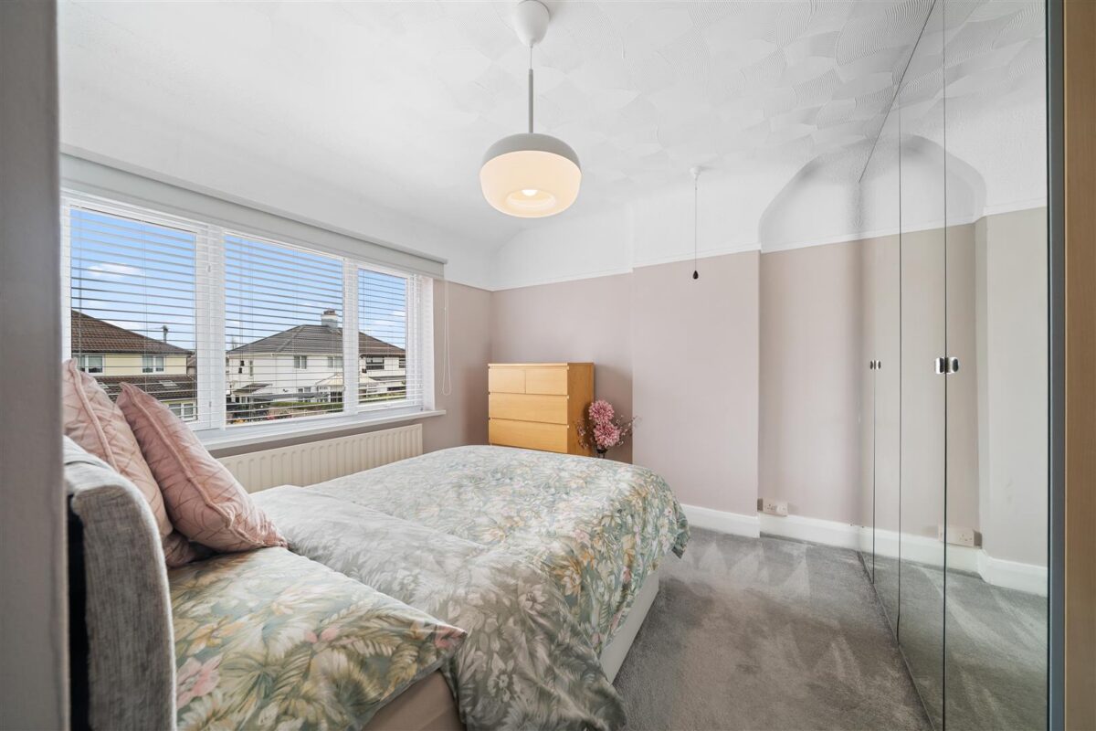 Ormskirk Road, Aintree Village