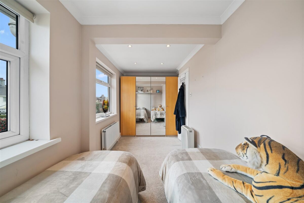 Ormskirk Road, Aintree Village