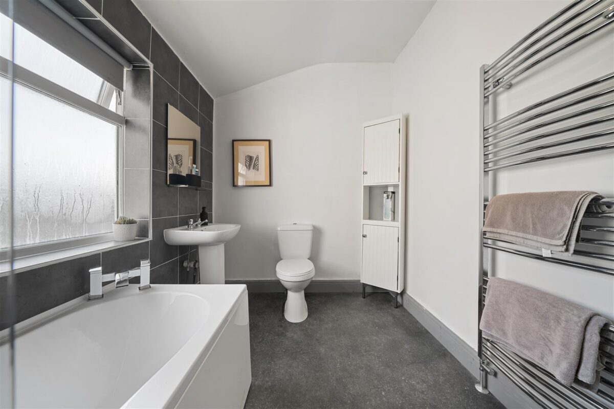 Greenwich Road, Aintree