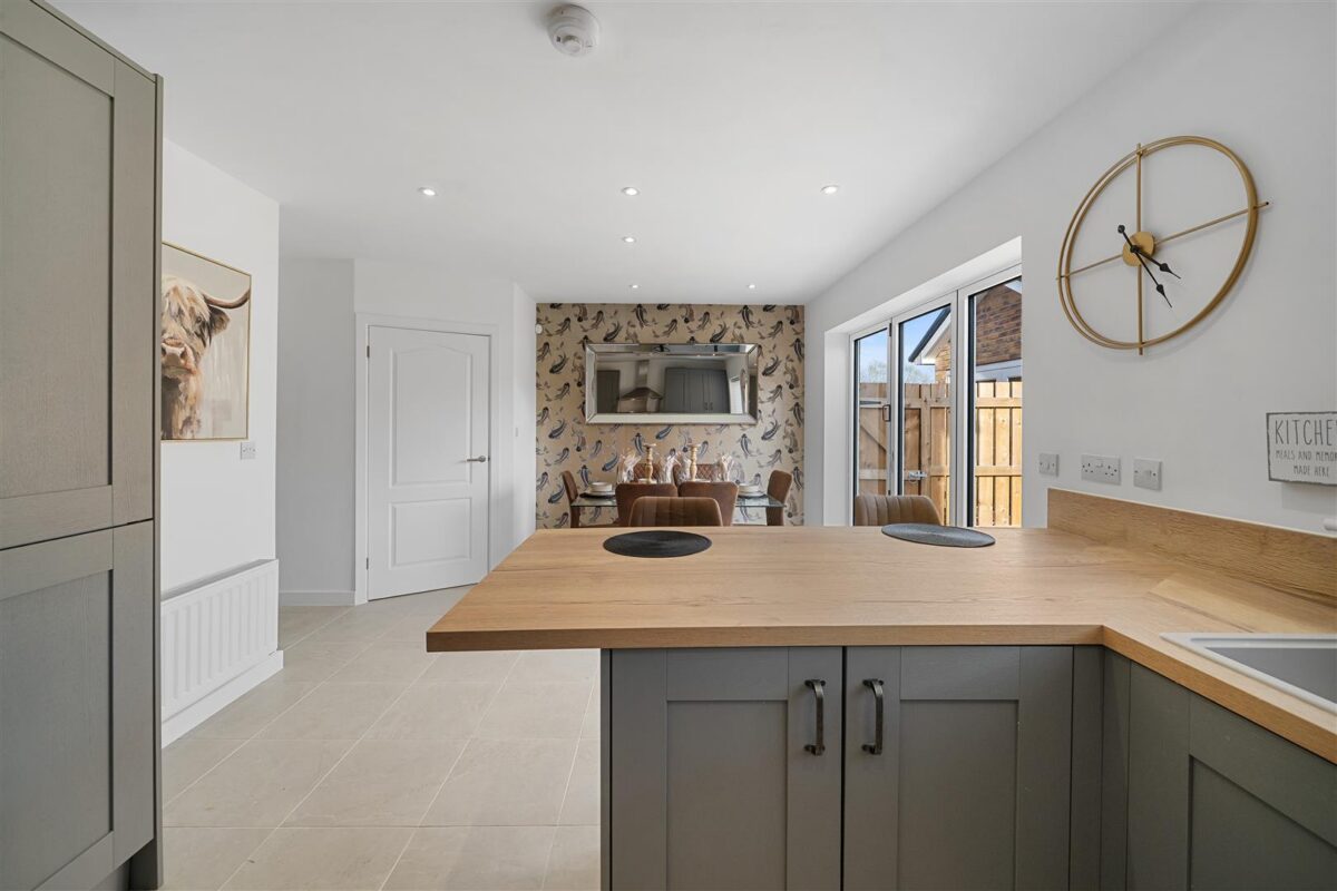 Westhead Green, Aintree Village