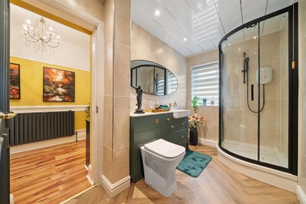 Ormskirk Road, Aintree Village