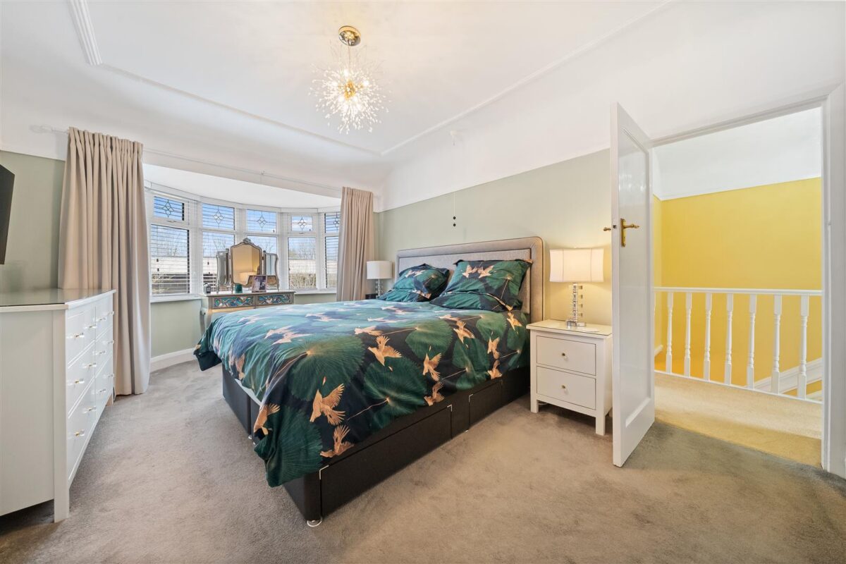 Ormskirk Road, Aintree Village