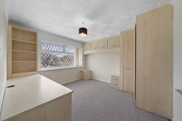 Bull Bridge Lane, Aintree Village