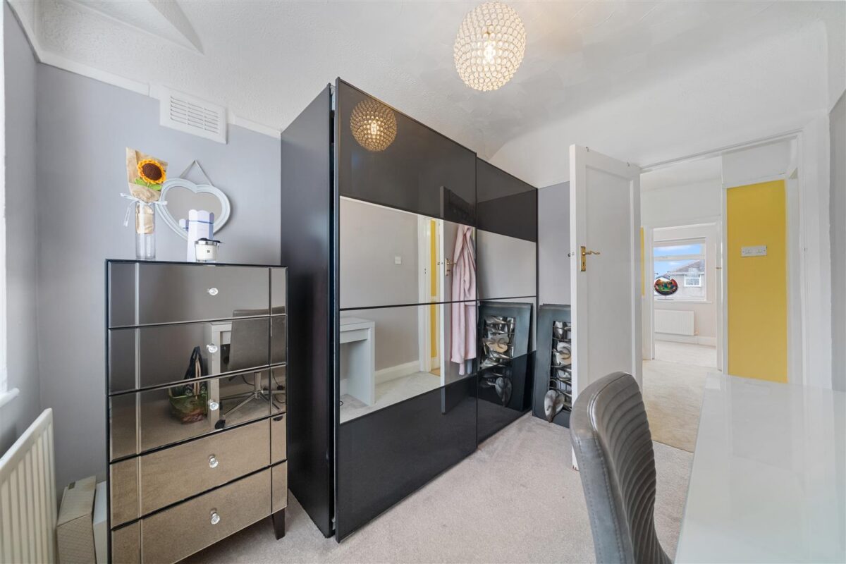 Ormskirk Road, Aintree Village