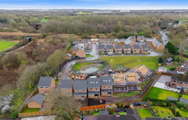 Westhead Green, Aintree Village