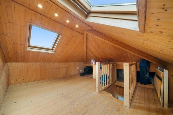 Ormskirk Road, Aintree Village