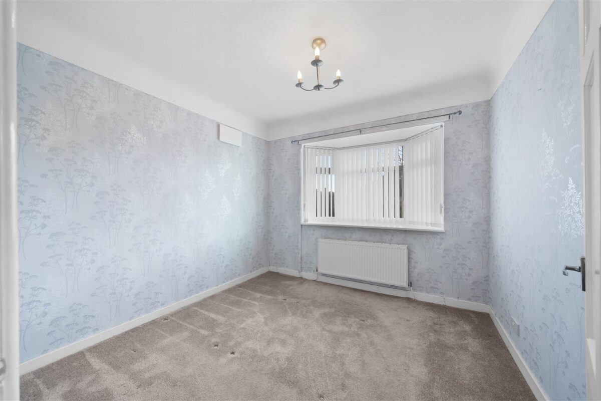 Lancing Drive, Aintree Village