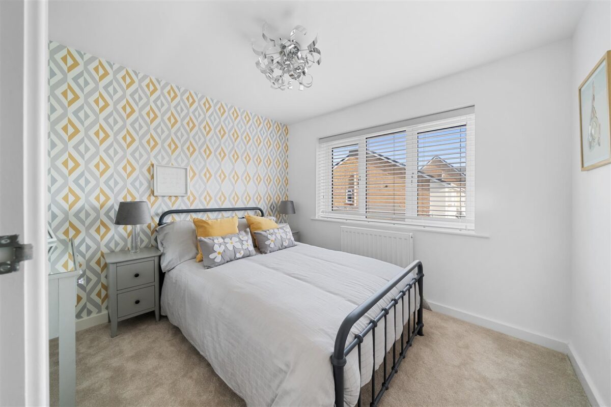 Westhead Green, Aintree Village