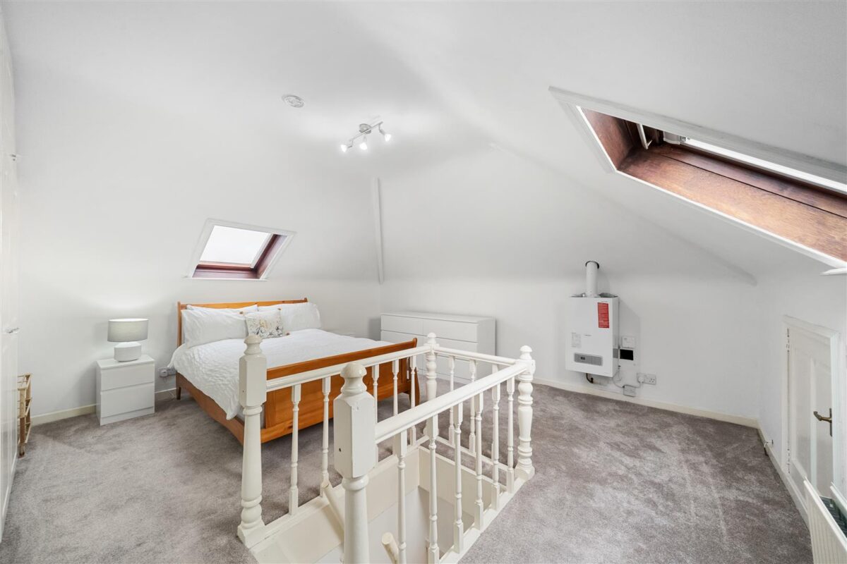 Lancing Drive, Aintree Village