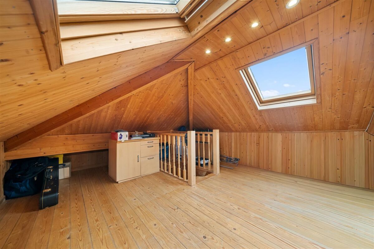 Ormskirk Road, Aintree Village