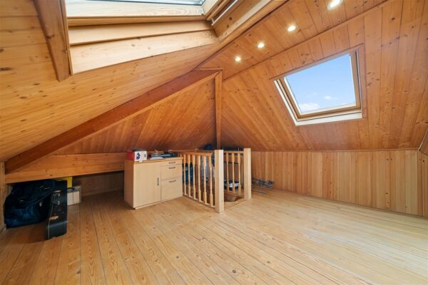 Ormskirk Road, Aintree Village