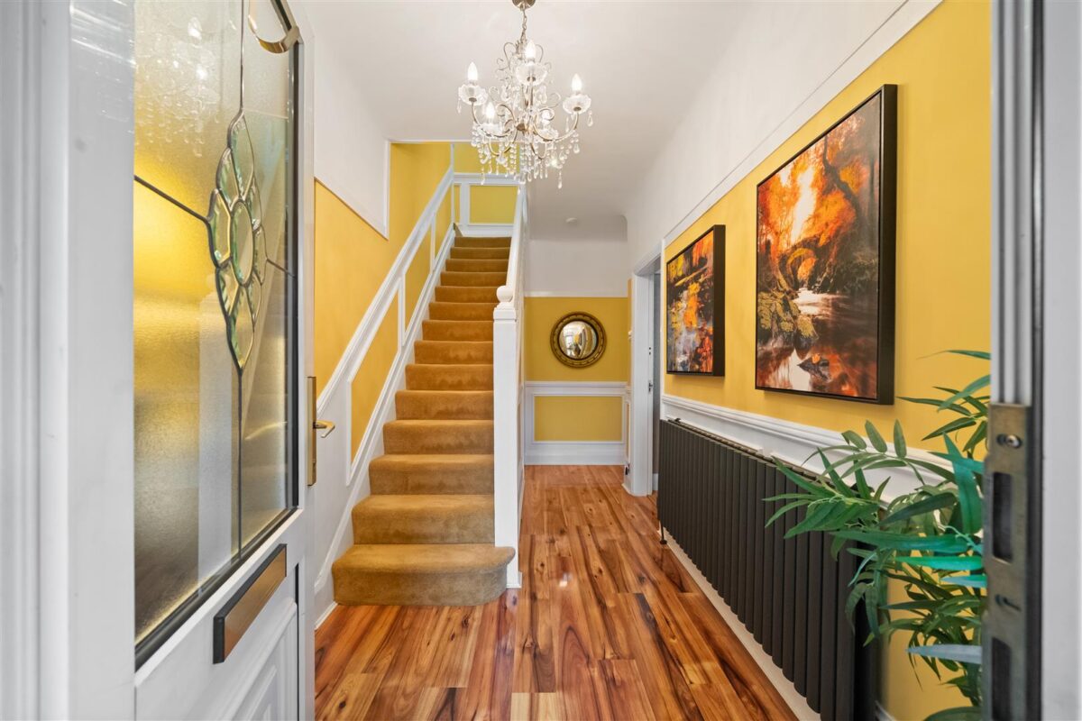 Ormskirk Road, Aintree Village