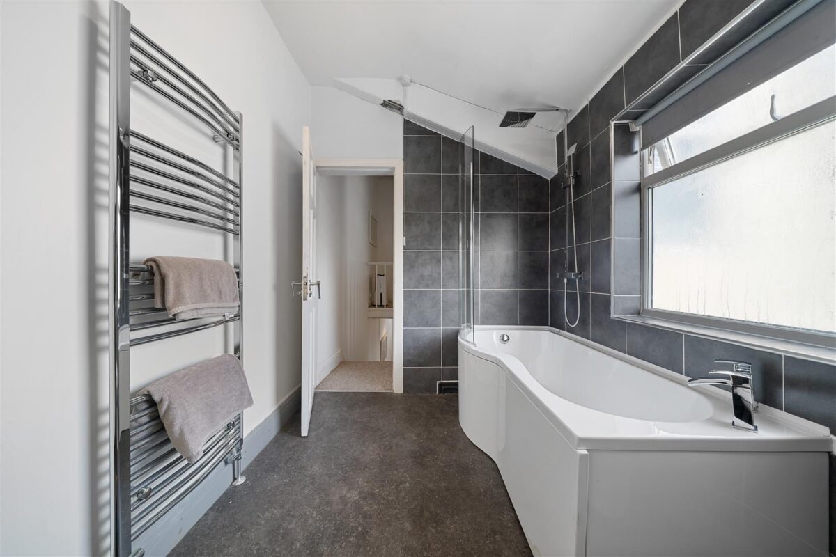 Greenwich Road, Aintree