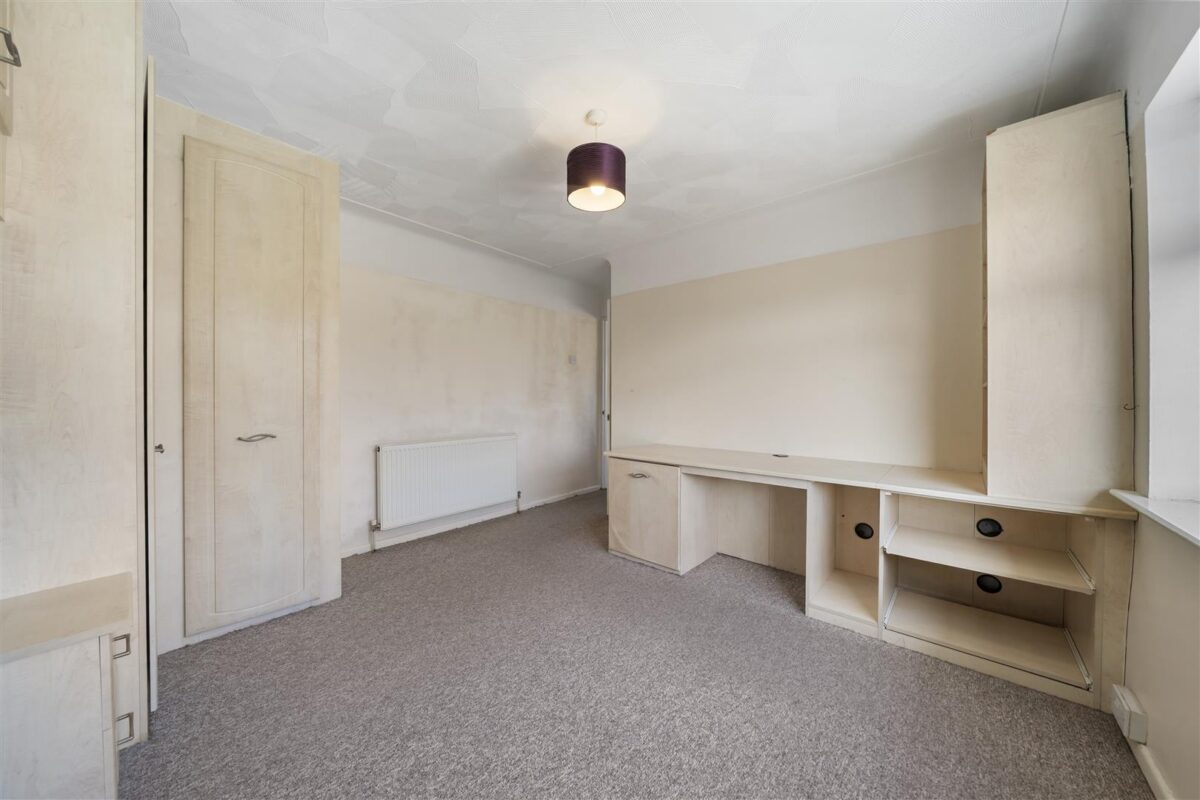 Bull Bridge Lane, Aintree Village