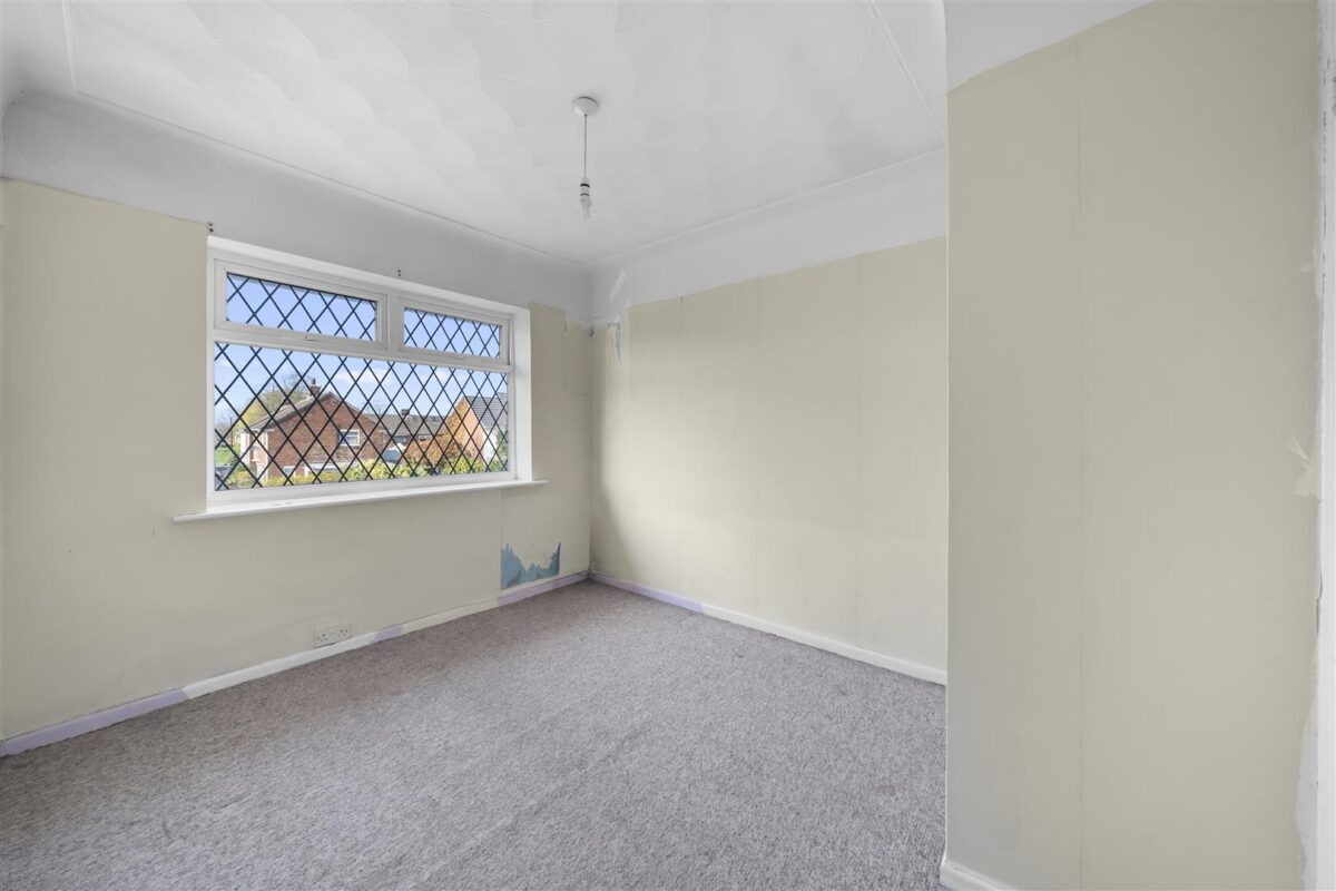 Bull Bridge Lane, Aintree Village