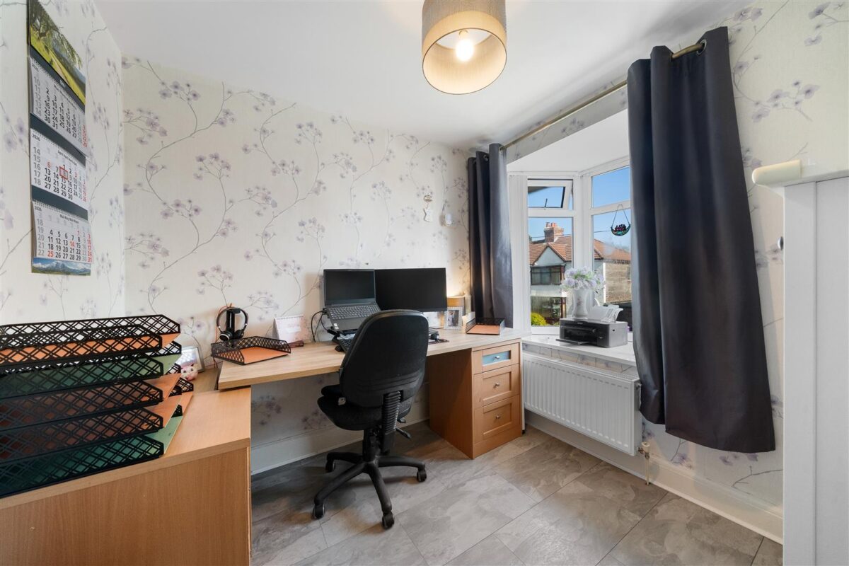 Crescent Road, Walton