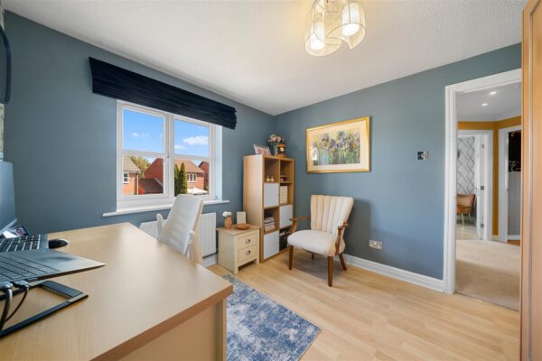 Eremon Close, Aintree