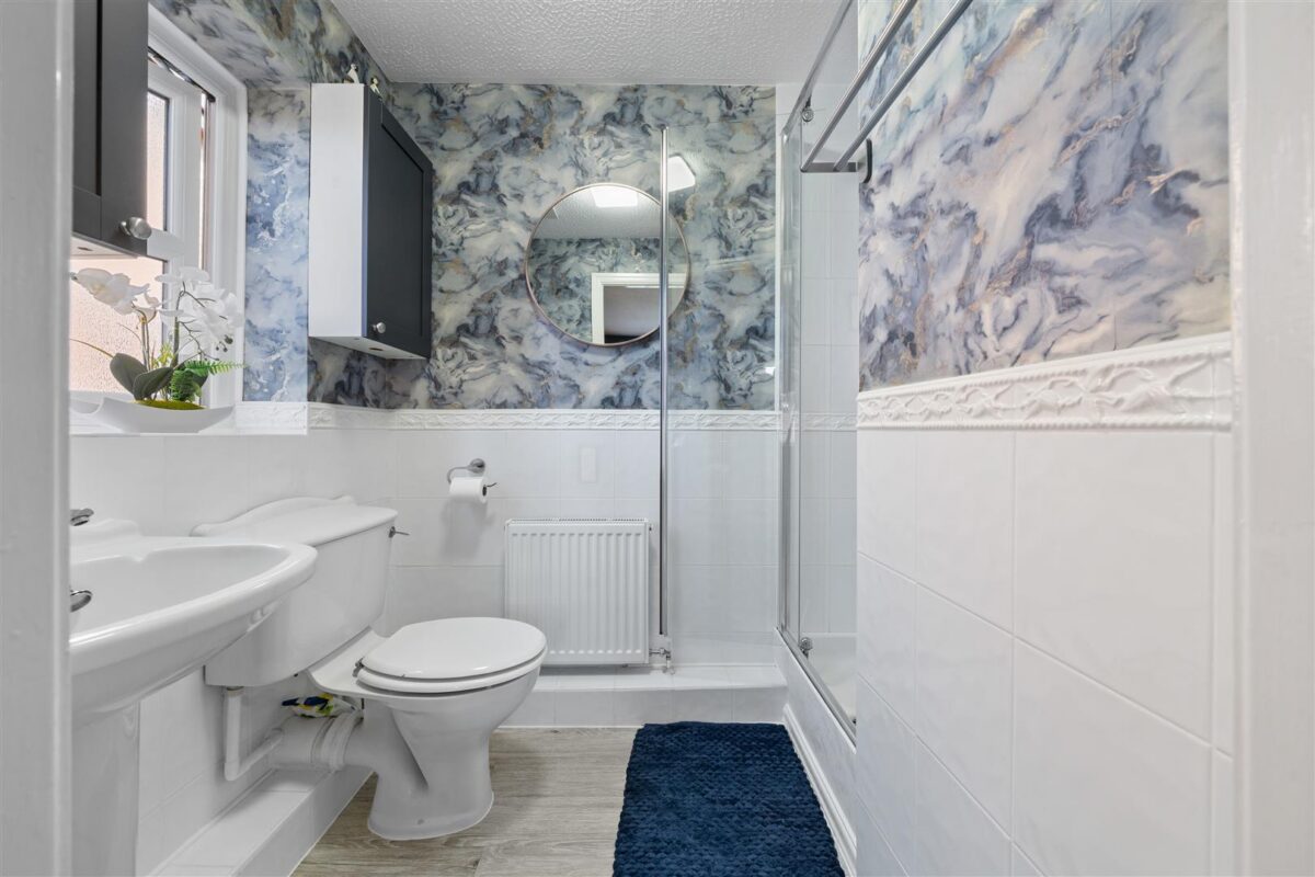 Eremon Close, Aintree