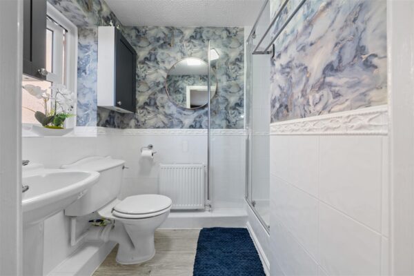 Eremon Close, Aintree